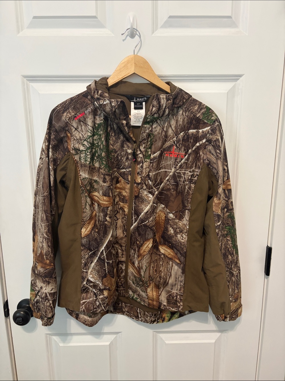 Women's Habit Real Tree Camo Hooded Lightweight Jacket